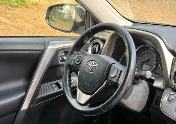 Toyota RAV4 cena 59900 przebieg: 235000, rok produkcji 2013 z Stąporków małe 106